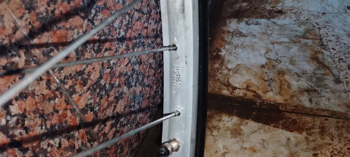 اسلام عليكم بايسكل للبيع موديل 2015 مكفول برغي مامفتوح بي حجم27 كير دفن حساس امامي بريكات شغاله السعر خاص رقم التلفون*********** العنوان بغداد العامريه شارع المضيف
