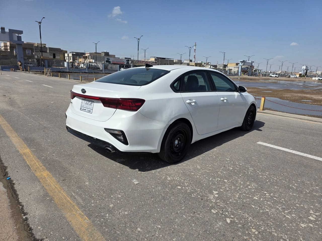 كيا فورتي مديل ٢١ رقم بصرة محرك ٢٠٠٠ دوش حادثهه جاملغ وبنيد بدون ضربة داخليه سياره جديده وجاهزه من كلشي مابيهه اي نقص محرك وكير وحداده وتبريد شرط الفحص سعر ١١٥ عنوان بصرة هاتف 📱 ***********
