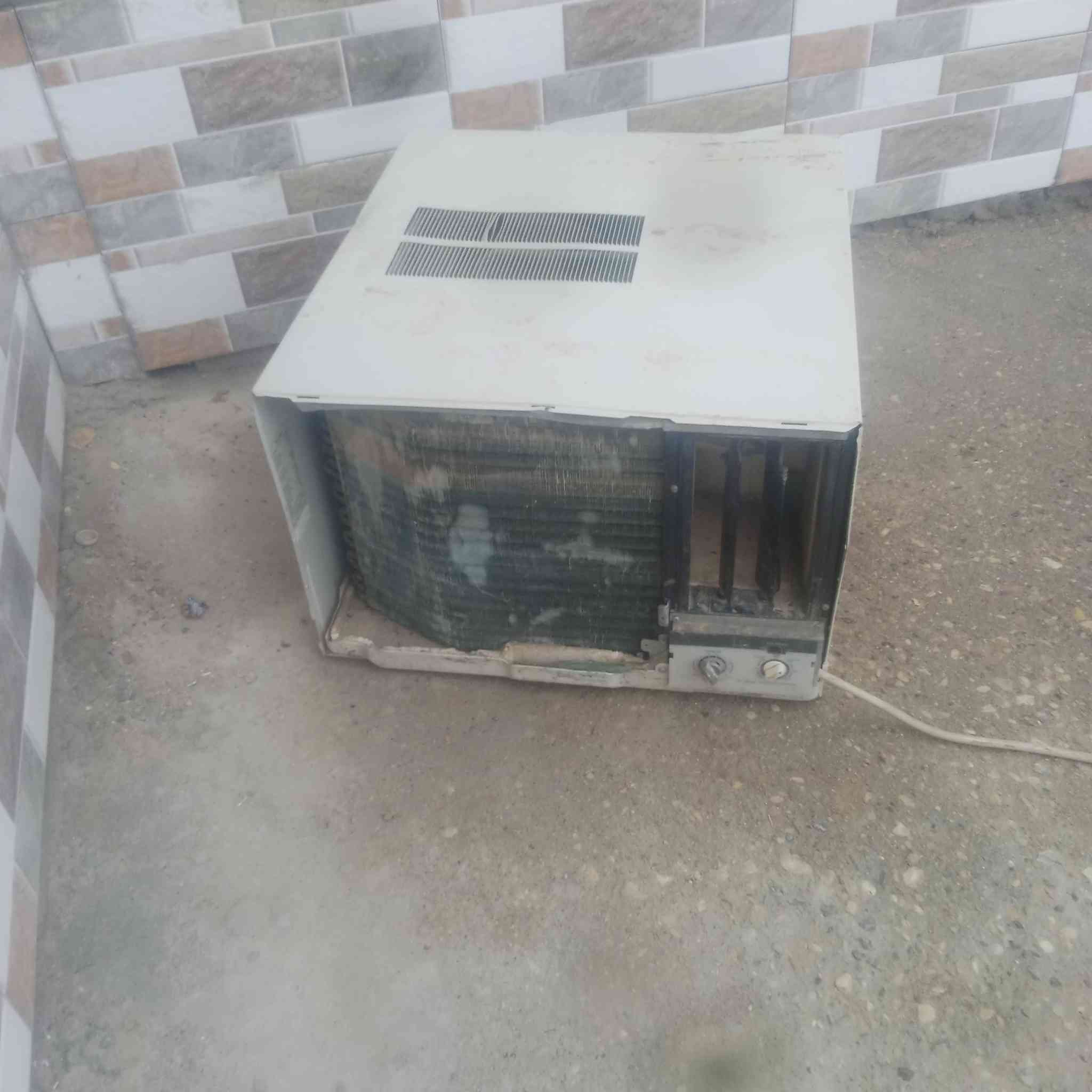 سلام عليكم مكيف 2طن كرفت تبريد ثلج سعر 200لاتصال***********
