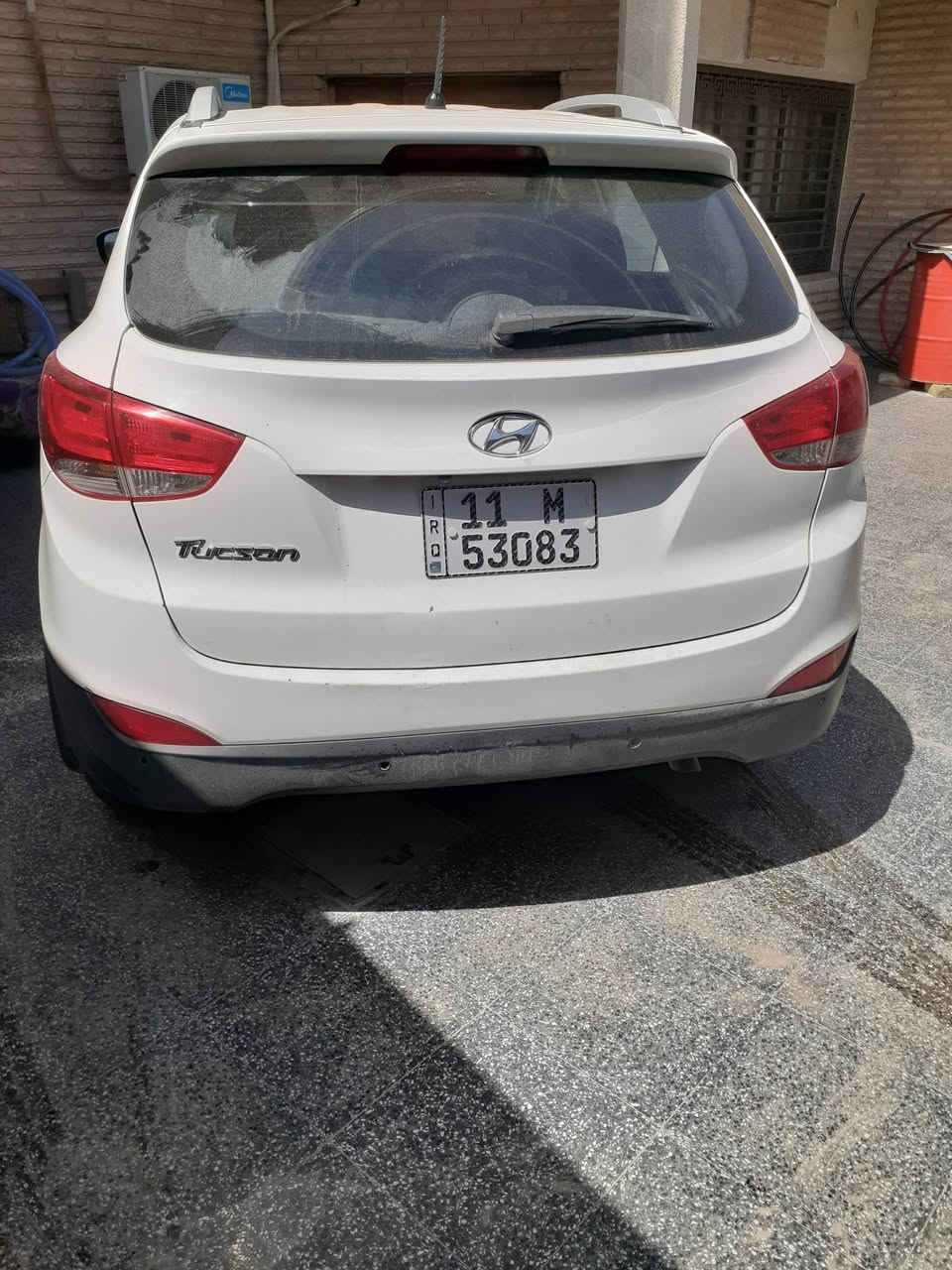 سلام عليكم توسان ١٥ خليجي للبيع السعر ١٥٠ كير محرك ٢٠٠٠ دوش  كفاله  تبريد قطعتين ماشيه ١٦٦ دك جرص السيارة با اسمي بيها باردات فقط تحويل مباشر العنوان بغداد الدورة الاتصال ***********
