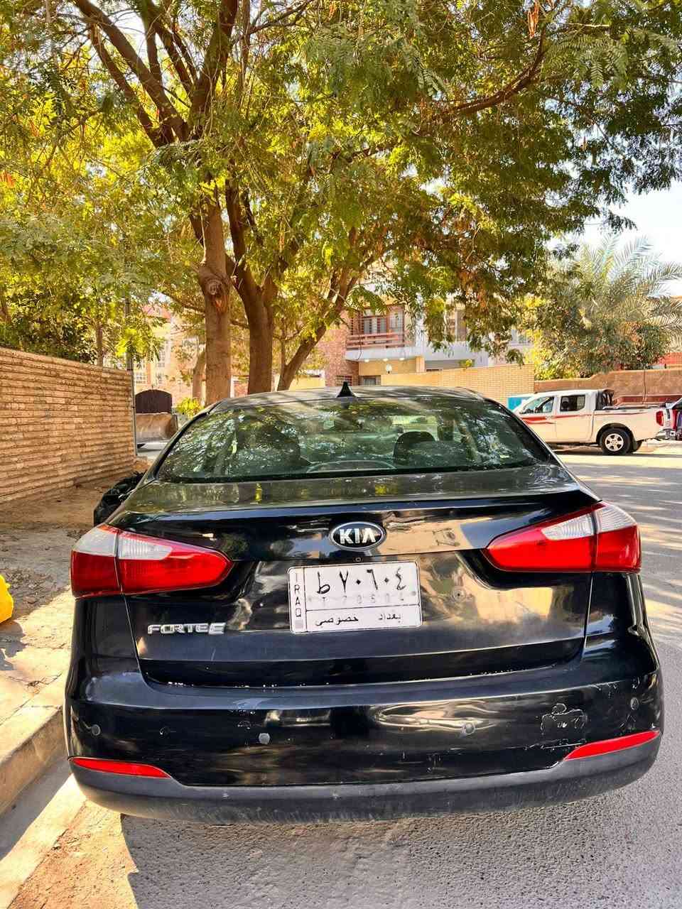 سلام عليكم
كيا فورتي ٢٠١٦ وارد امريكي محرك ١٨٠٠ رقم بغداد السنوية تنتهي ٢٠٢٩ 
الحادث موضح بلسونار 
ورقم الشاصي مالتهه موضح بلصور السيارة مال بيت 
نقصهه بس بوليش وو تكحيل فقط كلشي بيهه تمام وشغال خير من الله السيارة سعرهه ١٠٨ وبيهه مجال بسيط حگ الجية مكانهه بغداد الدورة 
هذا رقمي ***********
