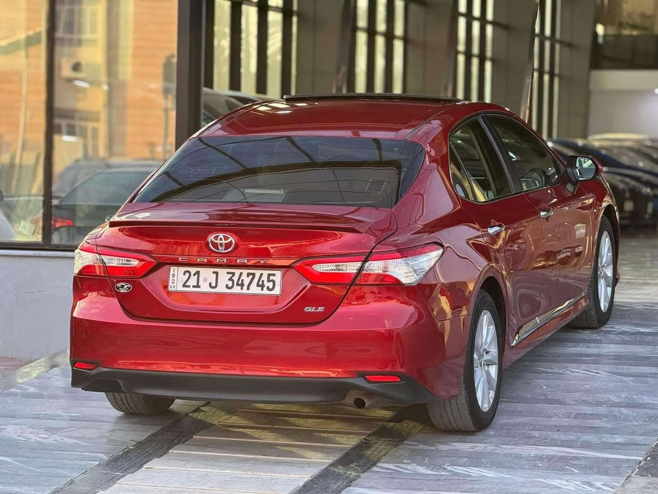 السلام عليكم 
للبيع كامري 2018 بانزين ساز فول مواصفات gle
حساسات امامي خلفي 
هندبريك بصمة 
بردة خلفية بلادي كهرباء
كشن سايق كهرباء 
شاحن وايرلس 
كاملة للاخير 
ماشية 161 كيلو 
بيها 3 اماكن بارد قليلة 
رقم سليمانية مكانها بغداد هزة لل2026
سعر 190
***********
