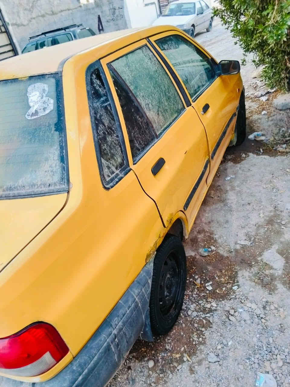 السلام عليكم رجاء رجاء رجاء انتبه ع المنشور
٢٠١٢ كير رابع يفلت محرك جديد صدر داخل تايرات كلهة جديد سنويه اصليه ماندل راعي رقم بغداد احمر
المكان بغداد 
السعر مليون و١٠٠ 
***********
