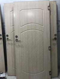 ٤ أبواب • ٢٠٥ سم • أبواب جوفاء