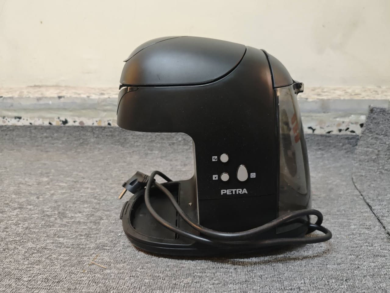 🔥 ماكينة قهوة PETRA ELECTRIC KM 36.07 للبيع 🔥

✅ نظيفة وحالتها جيدة
✅ تحضر 1 أو 2 فنجان قهوة
✅ بيها فصل تلقائي وخزان ماء قابل للإزالة
✅ حجم صغير وعملي للبيت أو المكتب

💰 السعر: 20 ألف دينار فقط
📍 التواصل خاص 
او وتساب 7824906287


**إذا كنت صاحب هذا الإعلان وتريد حذفه لأي سبب، رجاءا أرسل رسالة إلى الدعم الفني**