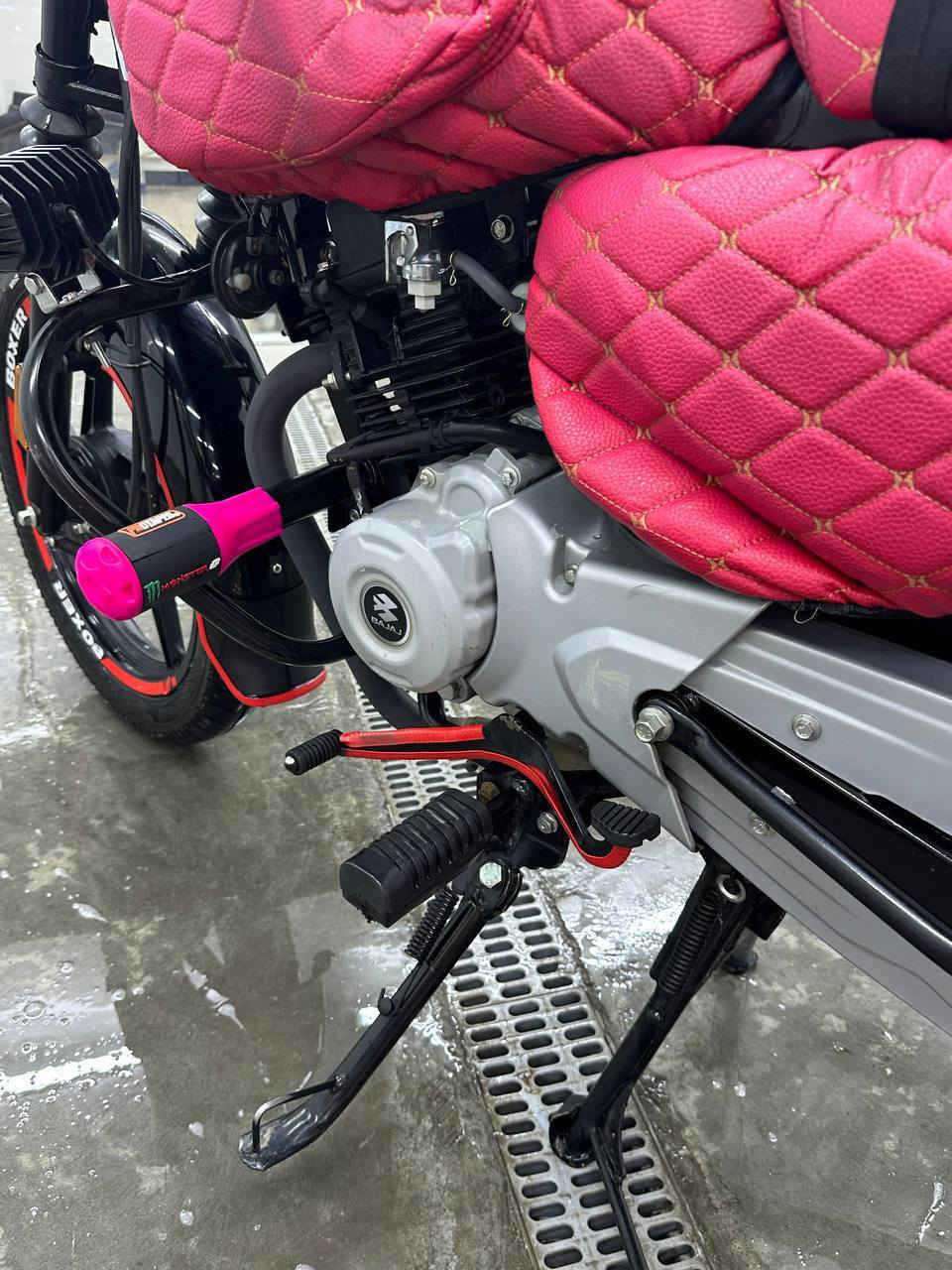 . دراجه بوكسر موديل 2025.
رقمها اربيل باسمي تحويل ثاني يوم
ماشيه 35000. 
دراجه خير من الله رزنه ب شارع. شرط شلعه ومعدل. 
كلشي ممبدل بيها بس واير كلج.
وضايفلها شغلات من يمي محليه الدراجه. 
مكاني بغداد الدوره.
رايدها ب مليونين ونص وبيها مجال حك الجيه. 
اتصال. ***********.
محتاج واريد أبيعها
