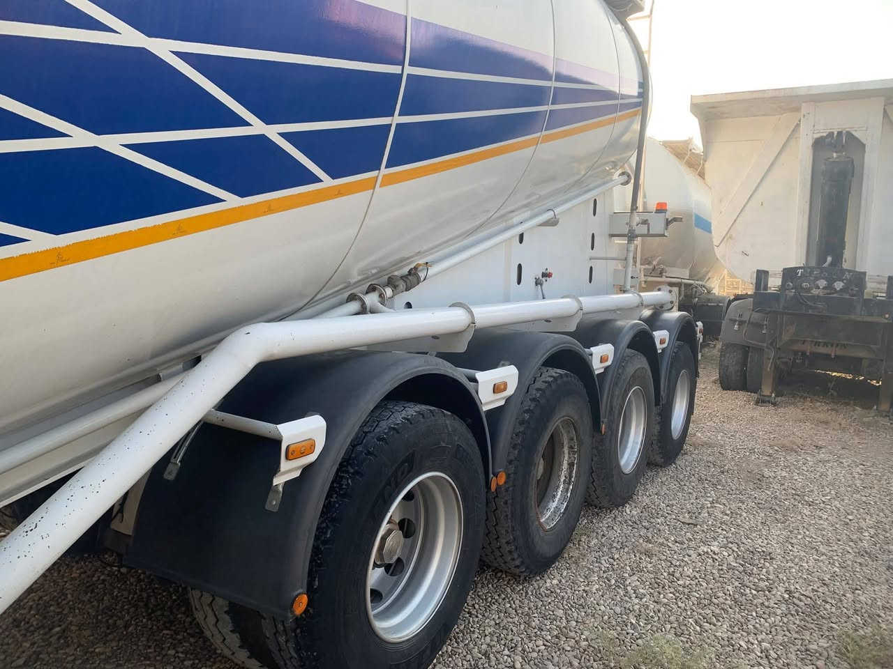 للبيع 2011 مربوطة وكاملة بسمي جاهزة للشغل ابيع كاملة مكانه بغداد سعره 6 وبيه مجال بطل موديل 24 حمولة 60 طن او مراوس بقل منه واخذ فرق ***********
