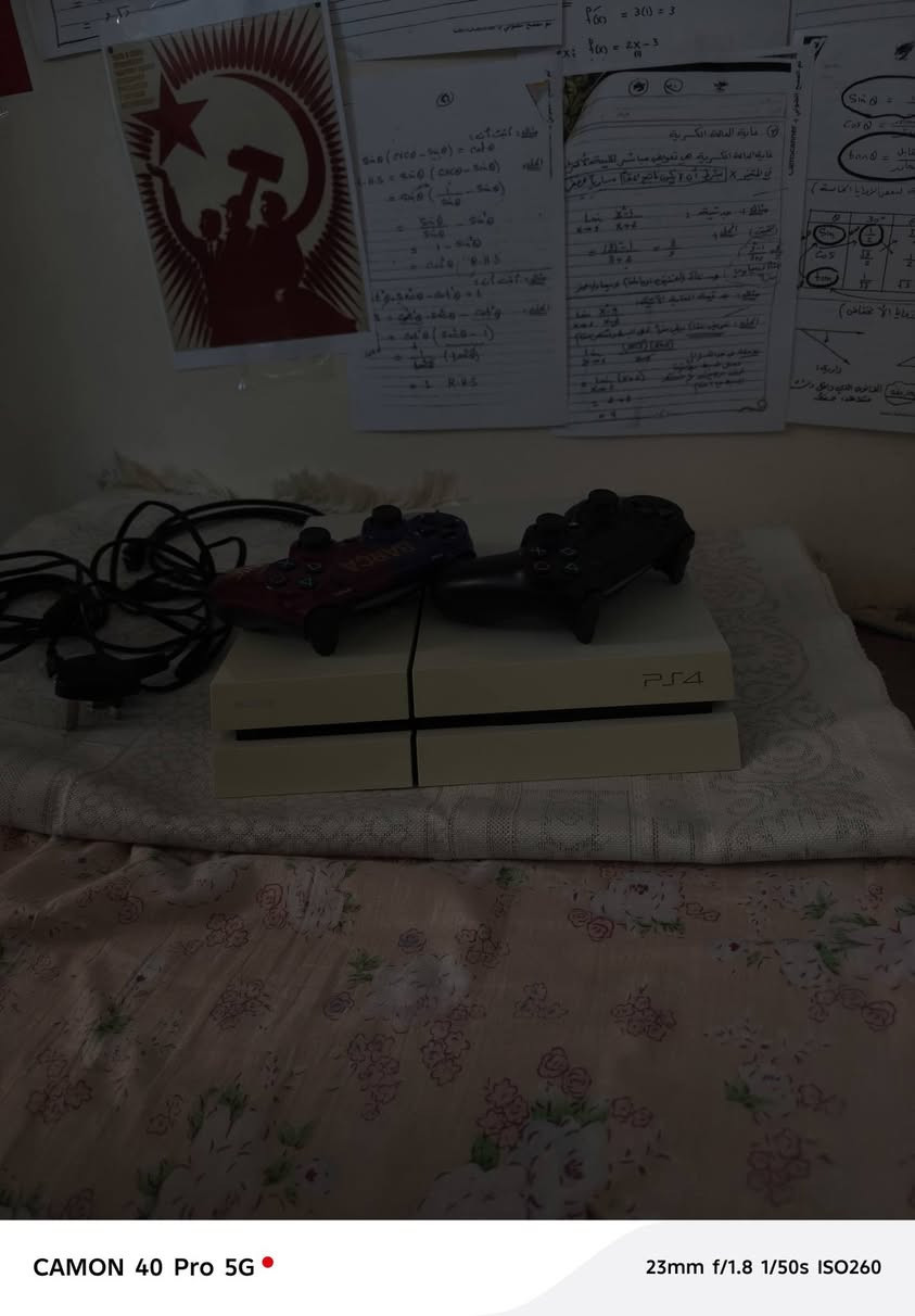 السلام عليكم
بلي فور فات نضيف و جديد استعمال قليل 
500 جيجا بايت 
اونلاين اخر تحديث 13.50
جوستكات ثنين تجاريات مثل الاصليات بنفس سعر الاصلية 30 الف و نفس الكفائة 
و الملحقات كاملة السعر 270 و بي مجال حك الجية المكان 
ببغداد المنصور الداوودي ***********
