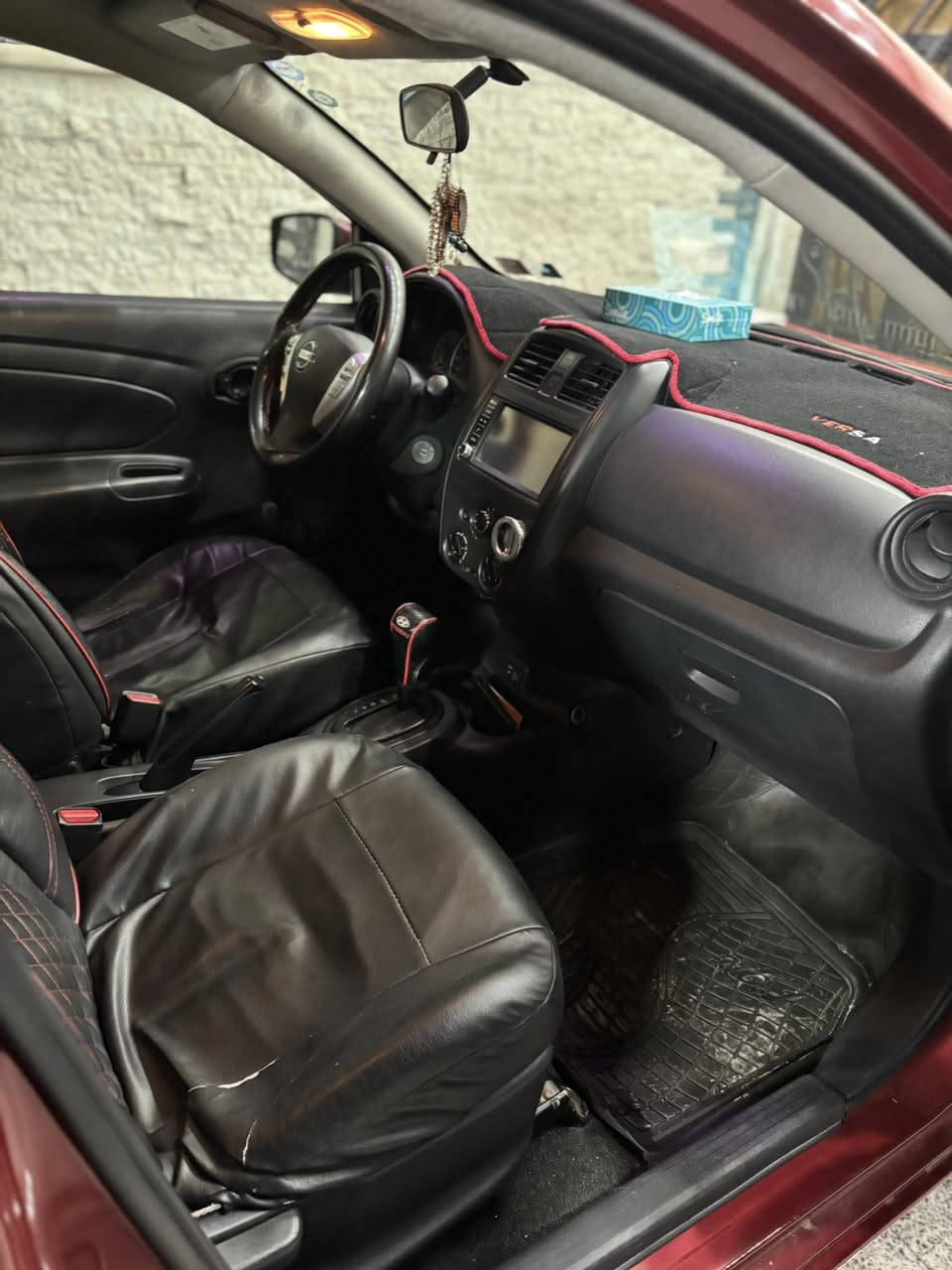 سلام عليكم 
نيسان فيرسه 2019
رقم سليمانيه جديد
مكينه ١٦٠٠
موصفات معروفه
تحكم فول 
شاشه جبيره 
السعر 105 وبيه مجال قليل
حادثه فقط قبق جنطه راجع نفسه بيه صبغ مكان رقم فقط بدون ايرباك بدون دواخل 
سياره جاهزه ل اخير مسويله ادامه ل كير وما بيه نقص تخم تاير جديد
ماشيه 80 ميل
مكان بغداد امين الثانيه 
***********
