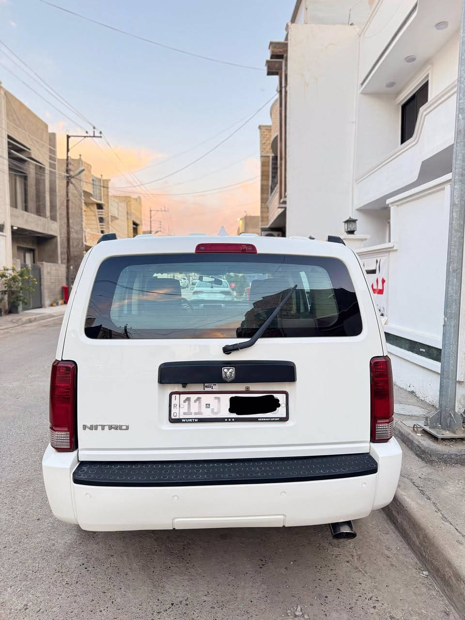 السلام عليكم دوج نترو 2008 مكفولة كفالة عامة من الصبغ والضربة والبارد سيارة جديدة كلش محرك وكير جديد ومكفولات حجم المحرك 3700 صدر خلفي امامي جديد لوك تخم تاير قبل اسبوع شادة تبريد ثلج منظومة كاملة سيارة متعوب عليها ما تصرف عليها الف دينار رقم جديد وهزة جديدة تحويل ثاني يوم السعر 95 وبيها مجال بسيط مكاني بغداد الدورة ابو الطيارة الاتصال ***********
