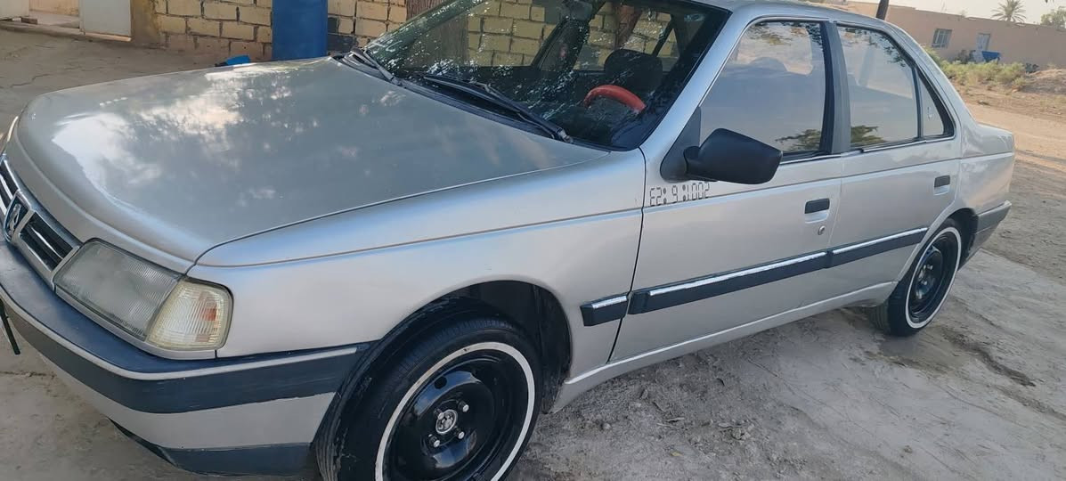 بيجو فرنسي ٤٠٥ كفاله من ضربه والخياس والتبديل جاهزه سيارة محرك كير مكفولات حدادايه ترايك للبصره سنويه جديده رقم بابل نكليزي بسمي  سعرها ب40 وبيها مجال مكاني ديوانية ***********
