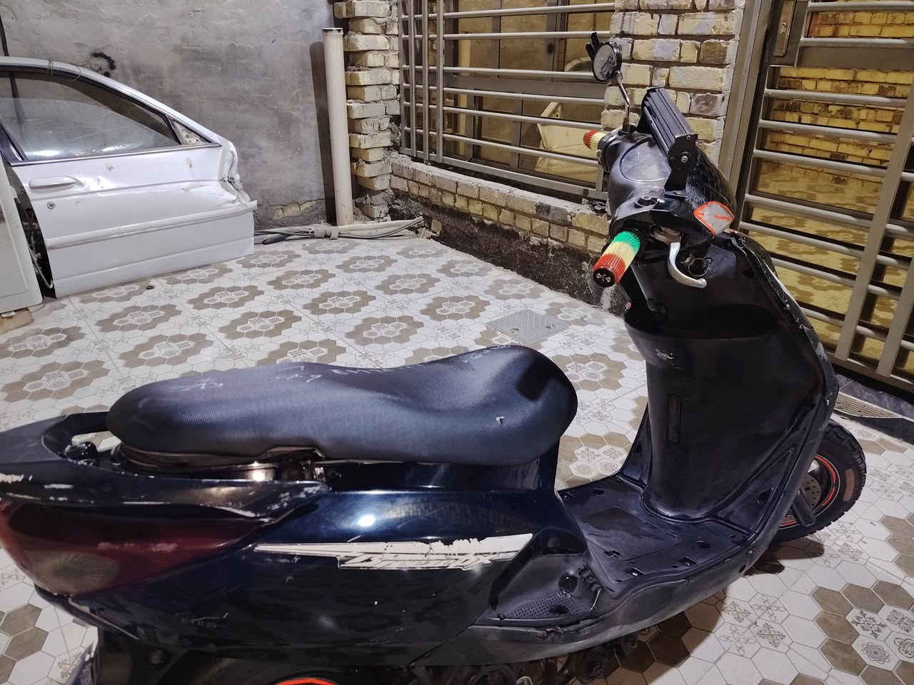 اسلام عليكم دراجه بريز   ياباني اصل (( اخت الفراشه  غراضهن واحد  مابهن كل ختلاف))  نضيفه جدٱ ماعوزه شي وكله جديد كهربيّات جدد كابريته جديده تخم تاير جديد تجي تاخذه ونته مرتاح سرعه 140 شلعه حلو معدل حلو كيج سرعه شغال كيج بانزين شغال دراجه ما متعوبه وسعره بلاش والله 280  بيه مجال بصيط مكاني بابل الحمزه الغربي حي الصدقاء لاستفسار ***********
