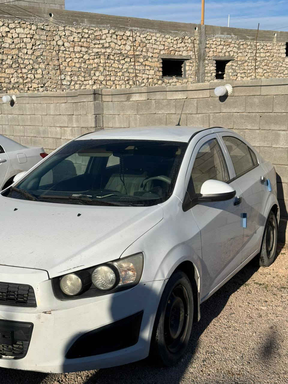 السلام عليكم
سونك موديل 2013

كير ومحرك كفاله

كفاله عامه ما بيها اي ضربه او صبغ

سياره كامله من كلشي 

تبريد كهربايات صدرها كلها جديد.

سياره ما ناقصها كلشي

مزاد وزاره الداخليه باسمي اني

شاشه كبيره

سعرها 42 وبيها مجال بسيط جدا جدا

مكان الانبار الرمادي

الاتصال ***********
