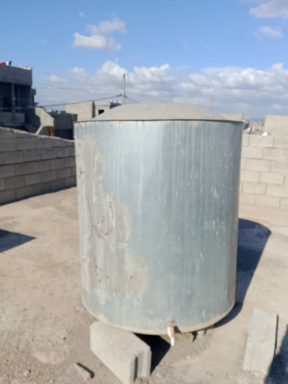 سلام عليكم ورحمه الله وبركاته تانكيات مال مي واحد 1000التر تغريبن وال جبير 4000التر تغريبن أو أكثر سعر 200الف تواصل وتساب ***********
