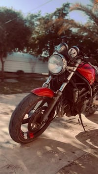 بانده للبيع شغاله مابيها شي عوزها بلكات بس السعر 800 خاص او اتصل 07891...