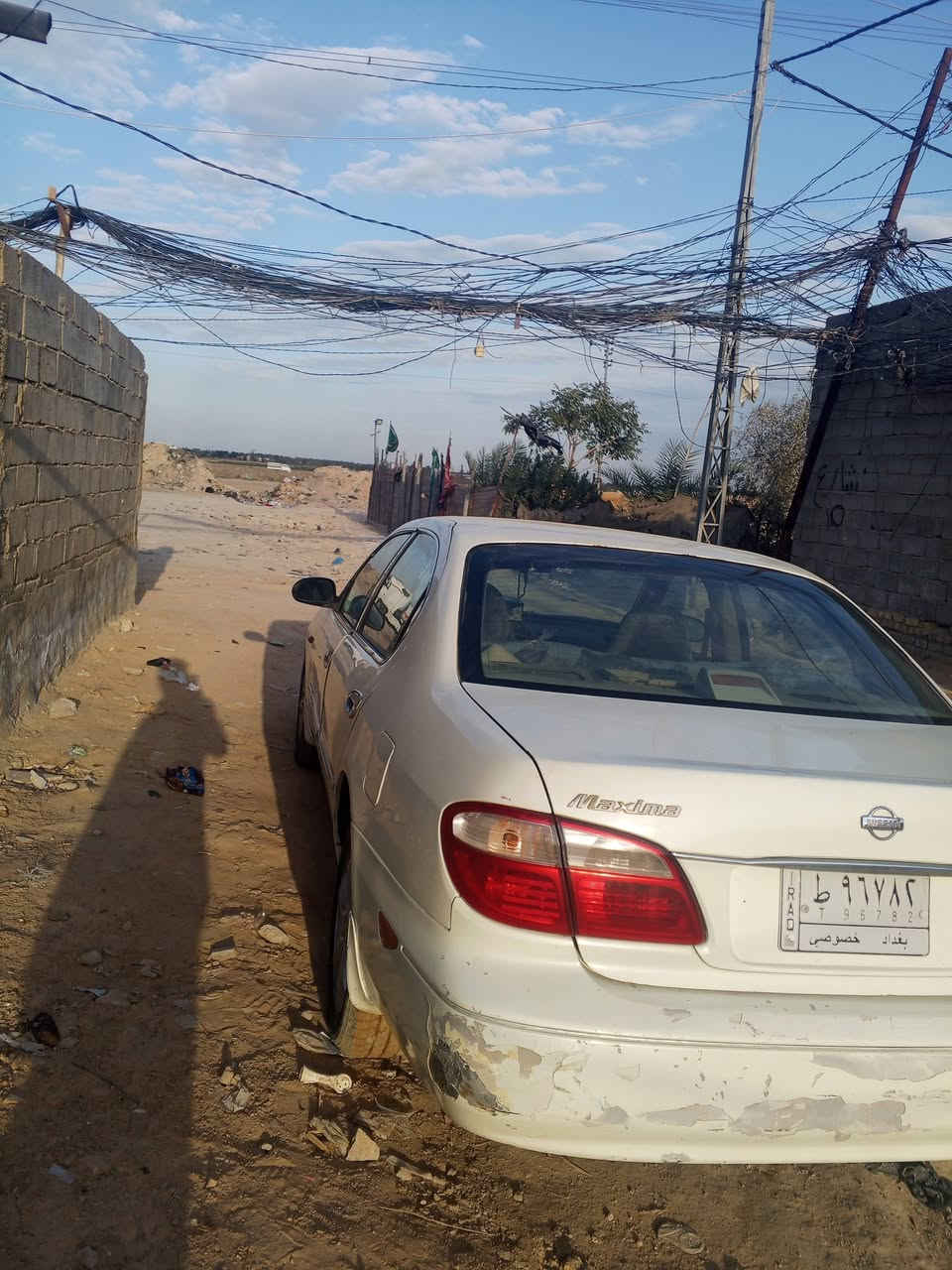 سلام عليكم نيسان صني 2002مراوس بكيه حمل .***********
