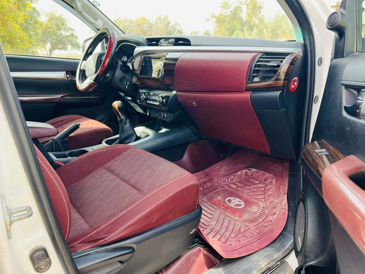 السلام عليكم
هايلوكس فورويل 2020
كير عادي 
رقم أربيل 
كفاله عامة 
السعر 265 وبيها مجال ***********
