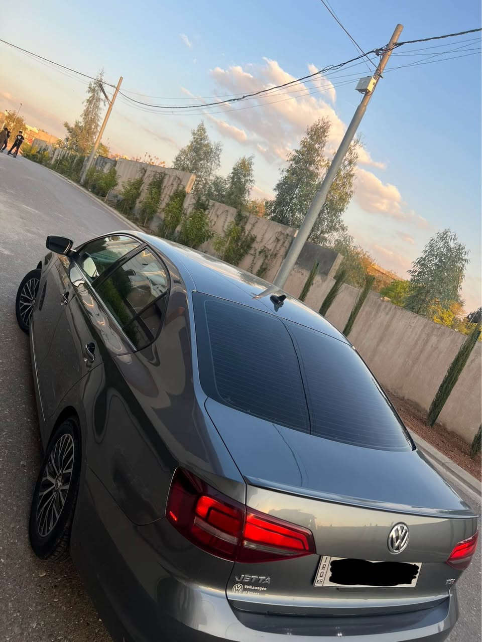 ڤۆلگسواگن چيتە 
مۆدێل___٢٠١٦
رەنگ نەفتی
مواسەفات فول بێ سلايد
رەقەم و سەنەوی نوێ
گێر و مەکينە و کارەبايی بەشەرت
_________
دوو چاملخی پێشەوە سبوخە بێ ژوورێ بێ ئێرباگ
_________
ســعر___١١٥ وەرەقە مجال
__________
*********** أربيل, العراق
