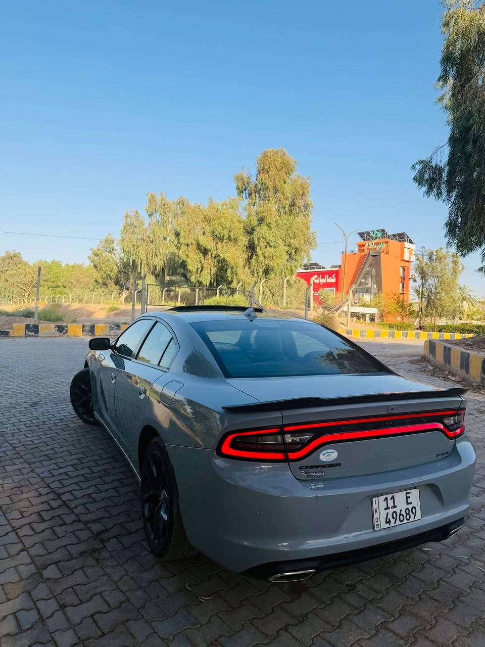 جارجر سمنتي ( سموك ) موديل 2021 SXT Plus  فول مواصفات  
العداد / 74000 ميل   محرك / V6 3600
حادث السياره بامريكا جامرلغ وبنيد وبالعراق صار بيها جامرلغ خلفي يعني ثلاث قطع وسونار موجود 
مواصفات :-
شاشة 
بصمة 
مقاعد تدفئة تبريد 
مقاعد خلفي تدفئة
مقاعد جلد 
مقاعد  خرن
سلايت 
حساس خلفي 
لايت led 
تشغيل عن بعد 
تحكمات ستيرن 
وباقي مواصفات ل SXT بلاص  المعروفه  
رقم بغداد تحويل ثاني يوم 
مكان سياره ديالى بعقوبة  

رقم صاحب سيارة
***********

🟪 السعر : 218
