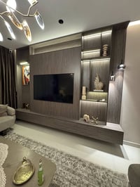 تم انجاز اعمال الديكورات الخشبيه /موقع مجمع البروج  (TV unit) (ديكور ك...