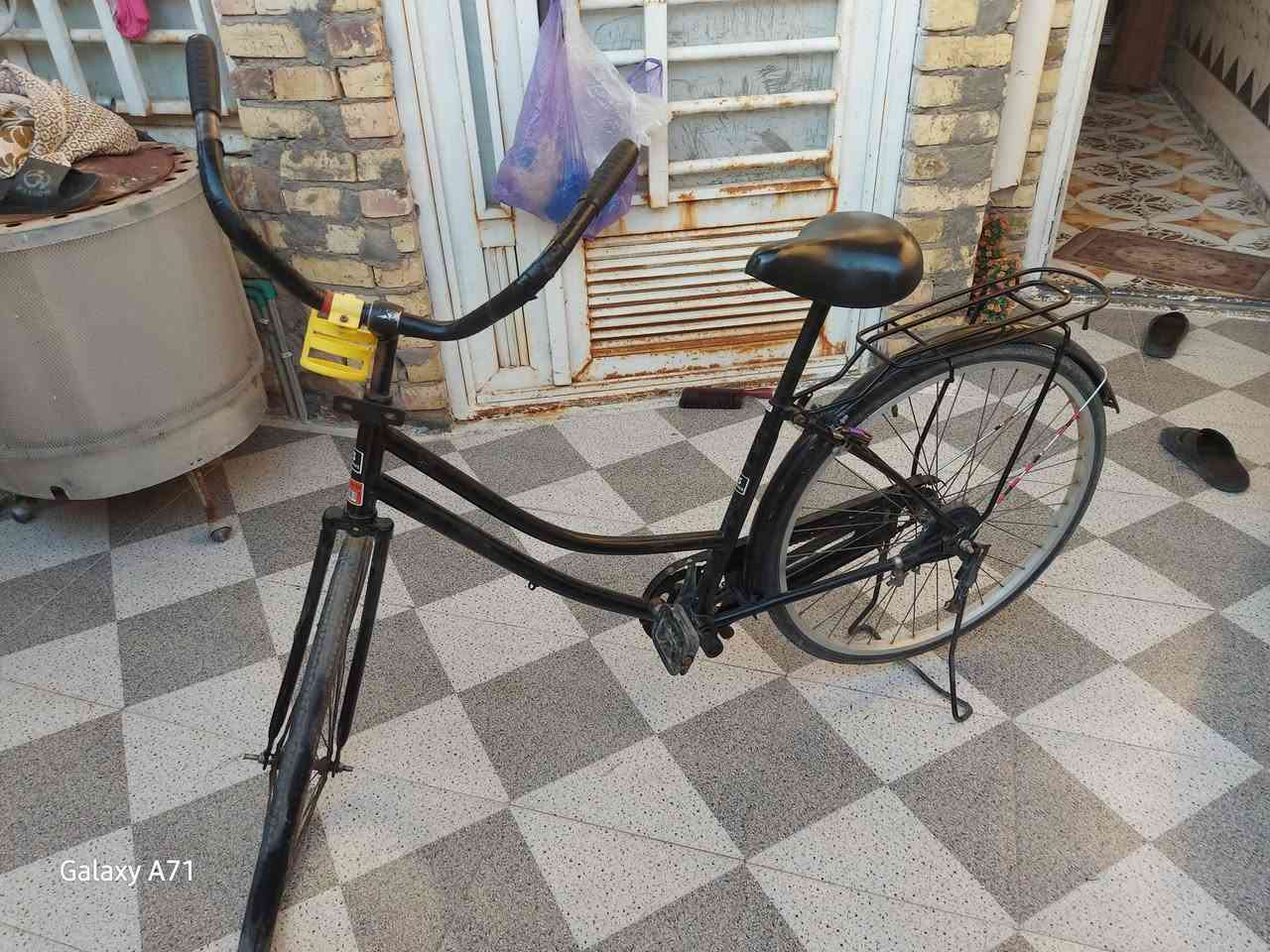 سلام عليكم
بايسكل للبيع 

حجم 26 شركه سانتوس 

عوزه  :
برك خلفي 
وتصفية للتاير الامامي فقط 

غراضه موجودات فقط تركبهن 
باله ماصالي هواي من اشتريته

للتواصل ***********فقط واتساب
