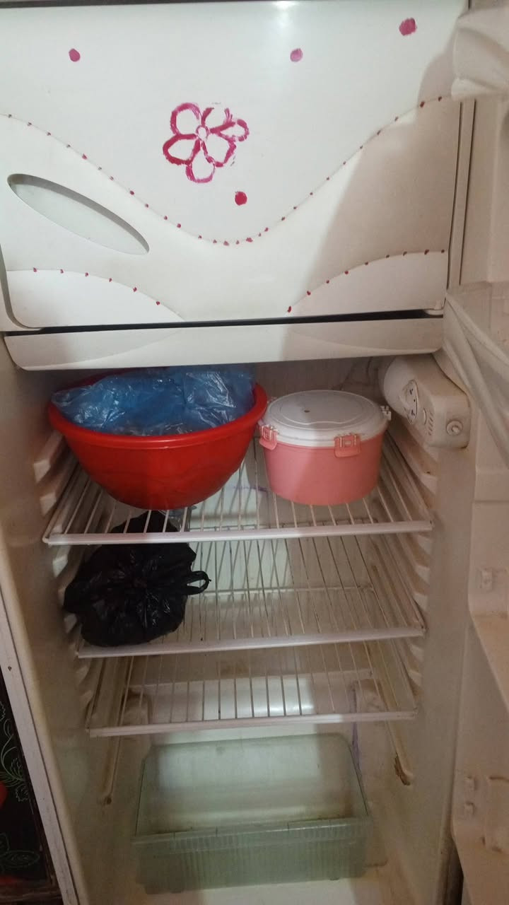 السلام عليكم ثلاجات عدد 2 البيع تجميد فول الله شاهد وبيعهن بسعر مناسب وحده قديمه بس عبالك مجمده وثانيه جديده سبب البيع بيتي وحدي ودبيعهن وشتري وحده وسط مكاني سوق الشيوخ  الاصيبح كرمة حلو


**إذا كنت صاحب هذا الإعلان وتريد حذفه لأي سبب، رجاءا أرسل رسالة إلى الدعم الفني**