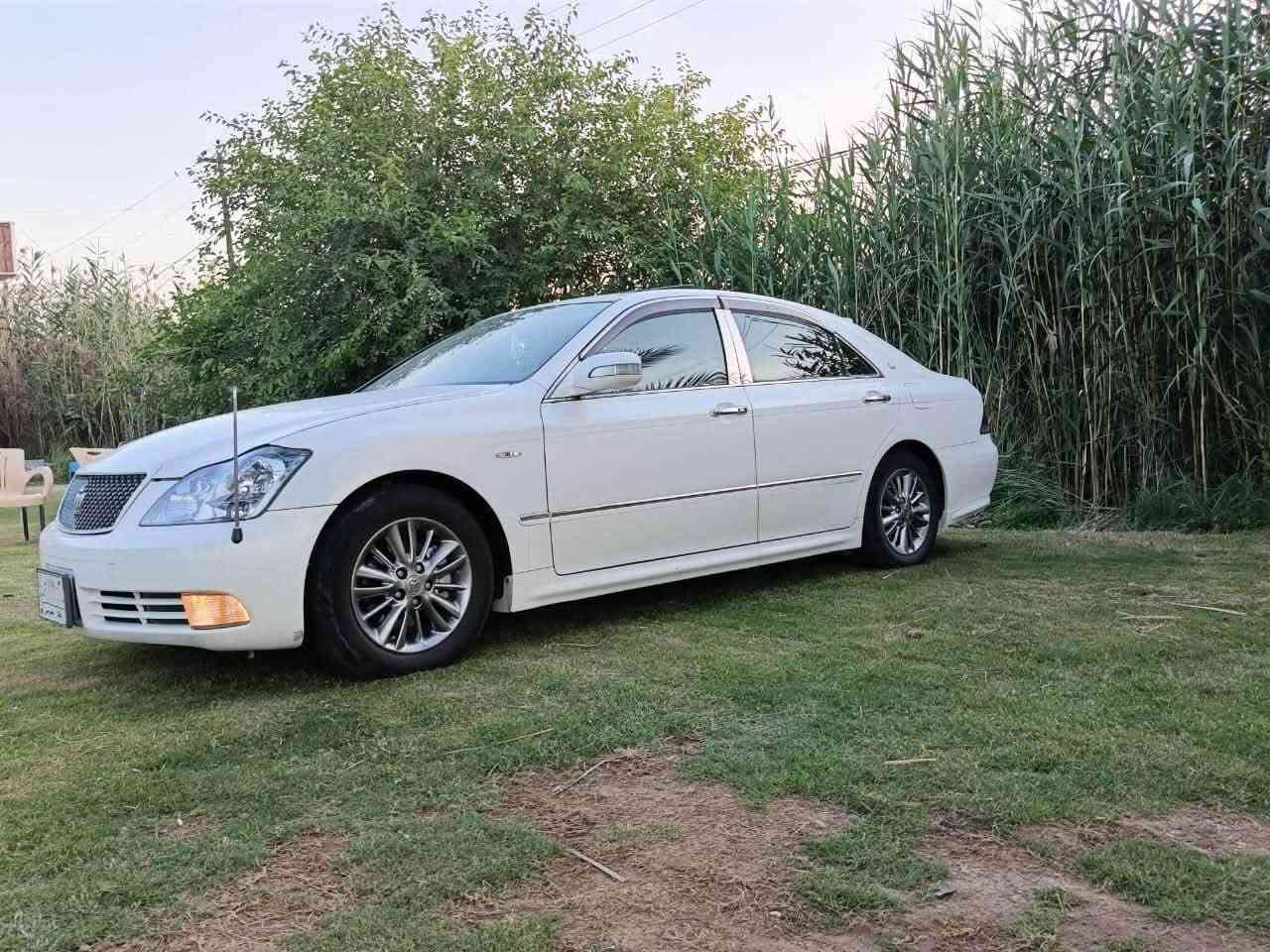 🚗 للبيع: سيارة شاهين موديل 2005
* موديل: 2005
* المواصفات: خير من الله
* قرار: 48
* السعر المطلوب: 
100 ورقة  وبيه مجال للشراي الجاد.

📞 للتواصل:
***********
