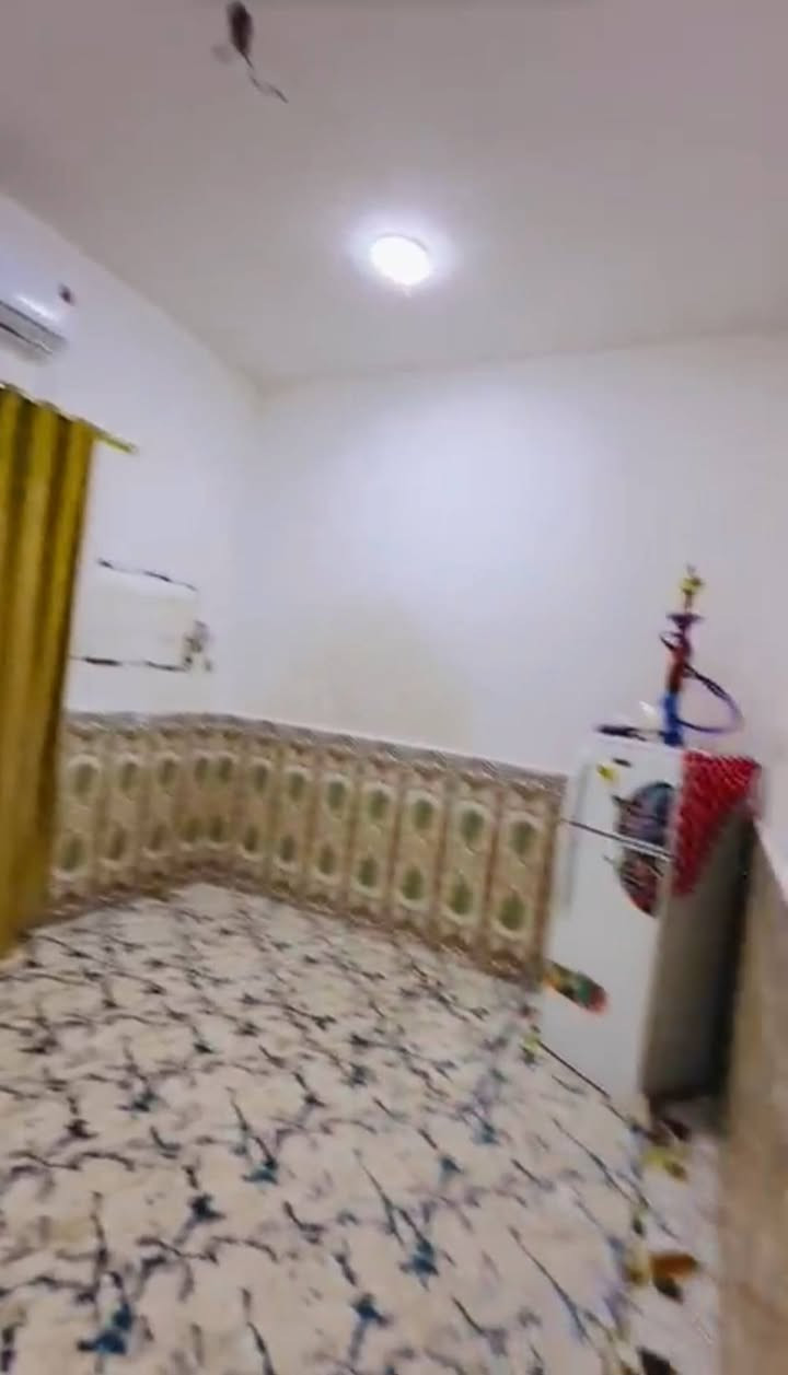 أسعد الله اوقاتكم بكل خير 🌹
بيت للبيع 130 متر طابو زراعي  تنومه صالحية 
شارع جامع ابو طالب قرب جامع غرفتين وصاله ومطبخ وديوانيه وصحيات البناء بلوك  سعر 85 قابل للتفاوض 
 للإستفسار *********** واتساب
