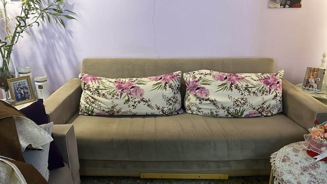 مرحبا غراض بيت للبيع 
كاونترات مع سنك ب٨٠٠ اي ضرر مابيها 
تخم ب ٦٠٠ كلش ثكيل ١٠ مقاعد 
مكان بزيونه 
رقم ***********
