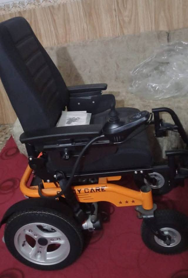 السلام عليكم رمضان كريم ومبارك عليكم أجمعين كرسي كهربائي جديد غير مستخدم للبيع اليعجبه يدلل العنوان بغداد حي جميله  يتصل واتساب على هذا الرقم ***********
