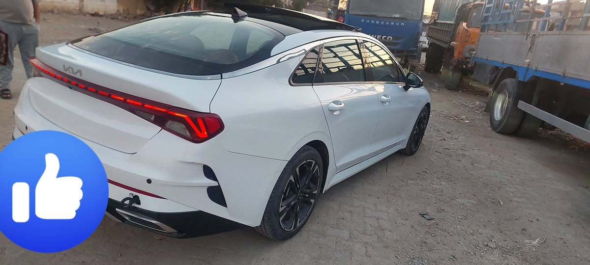 سلام عليكم اخوان من رخصة الادمن المحترم 
للبيع  K5 فول جيتي لاين مودل 23 اخوان حادثه خلفي تبديل كصة كاملة السعر 145 بغداد بسمي العنوان بغداد مدينة الصدر للستفسار ***********
