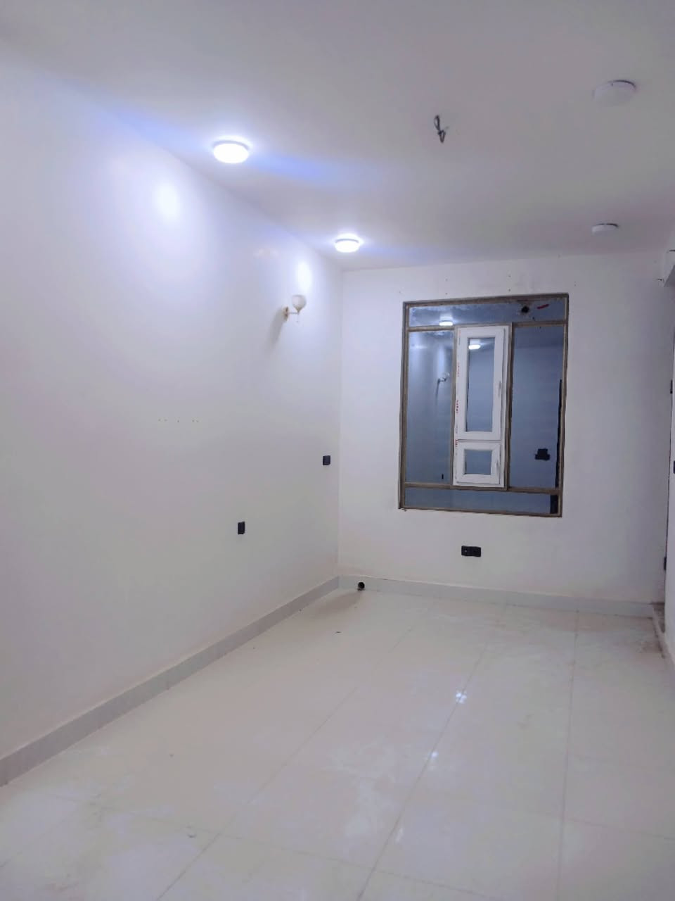 مشتمل البيع حي الشهداء بل بداية طابقين ٣غرف وصاله ومطبخ ستقبال كراج صحيات المساحه ١٢٥م شارع ١٠م سنه البناء ٢٠٢٤ للستفسار اتصل ***********
