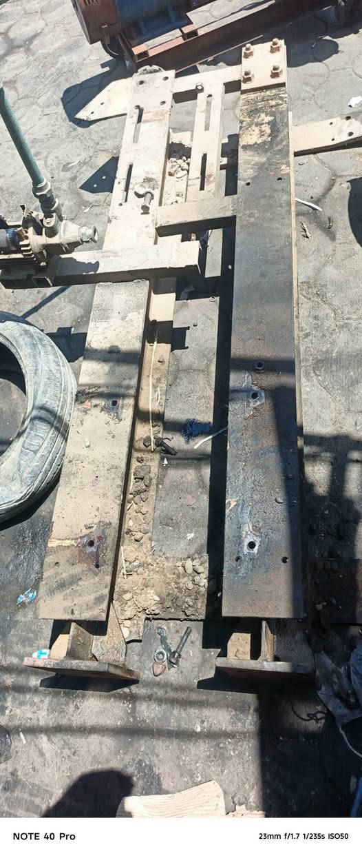 شاصي لستر 8 حصان +16 حصان يرهم توليد ويرهم تنصيب ماي شيلمان ثقيل شرط التنصيب مع راس توليد 20kV المكان بابل الشوملي قرب مركز الشرطة 
***********
