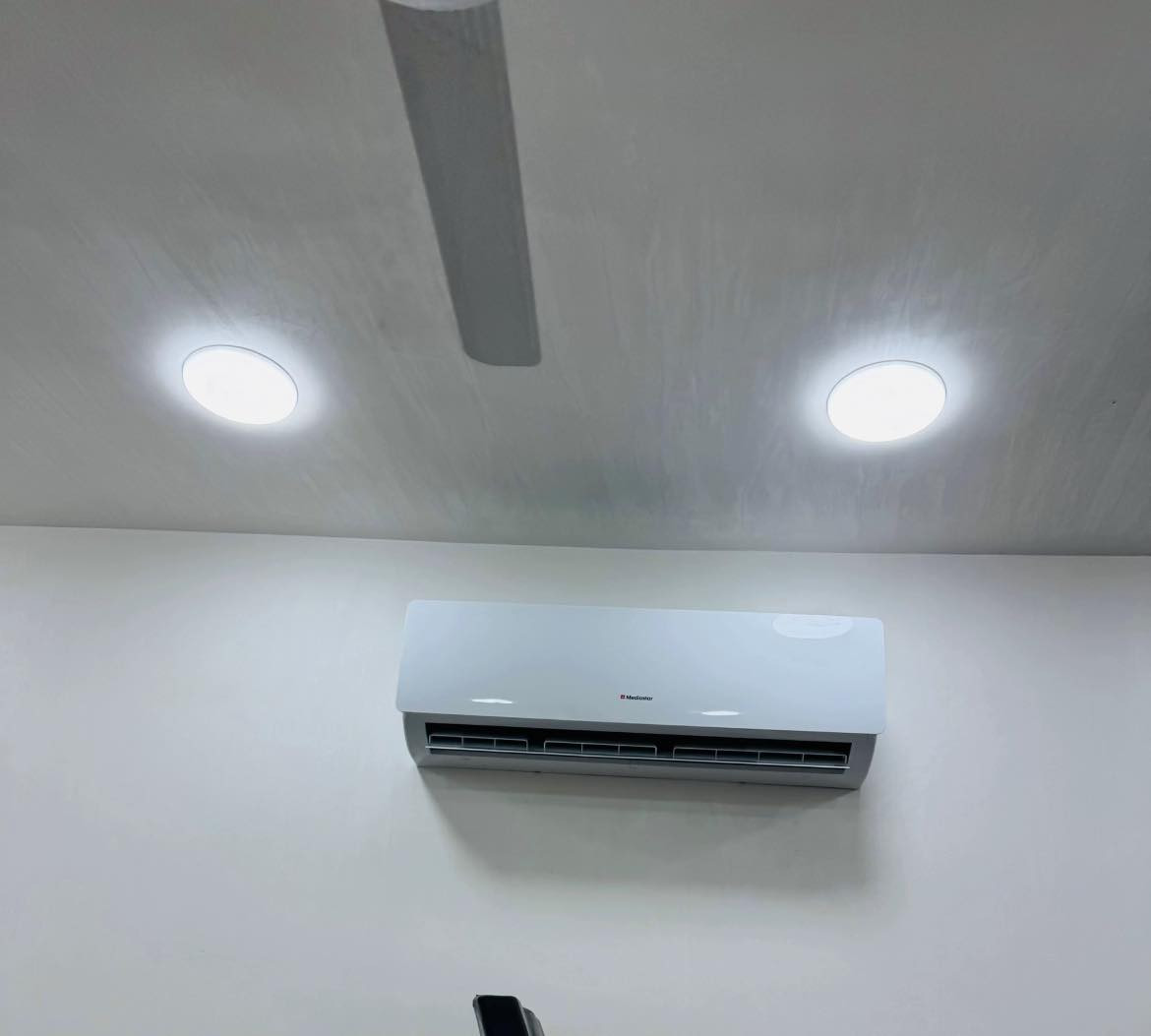 🔥 حر الصيف وصل! 🔥  
ورشة شمري للتبريد والتكييف بخدمتكم 💪❄️  

✔️ نصب وصيانة السبالت  
✔️ تعبئة غاز + تنظيف شامل  
✔️ غسل السبالت وتنظيف الفلاتر باحتراف 🧼  
✔️ تصليح الأعطال بسرعة ودقة  
✔️ عمل ميداني (ورشة متنقلة) 🚐  

📞 احجز هسه وخلي جوك بارد ومنعش 🌬️  
أسعار مناسبة وخدمة مضمونة  
📍 نجيك لحد باب 
للاستفسار ***********
@إشارة
