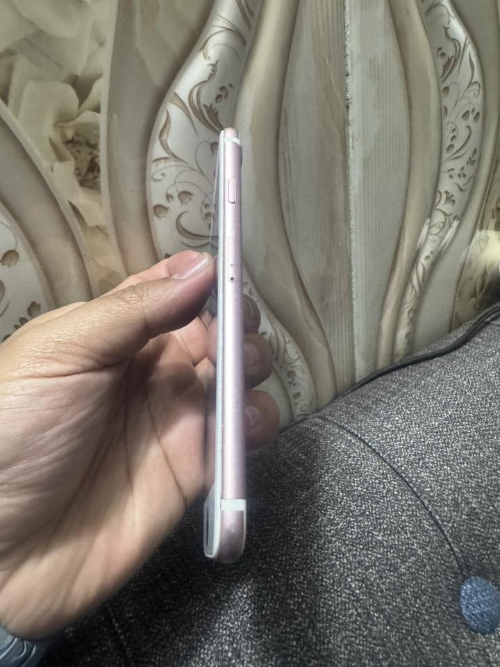 آيفون 7 
ذاكره 128
بطاريا 100 
يدعم الشريحه 
بصمه شغاله 
وينزل جميع التطبيقات 
بغداد ***********
