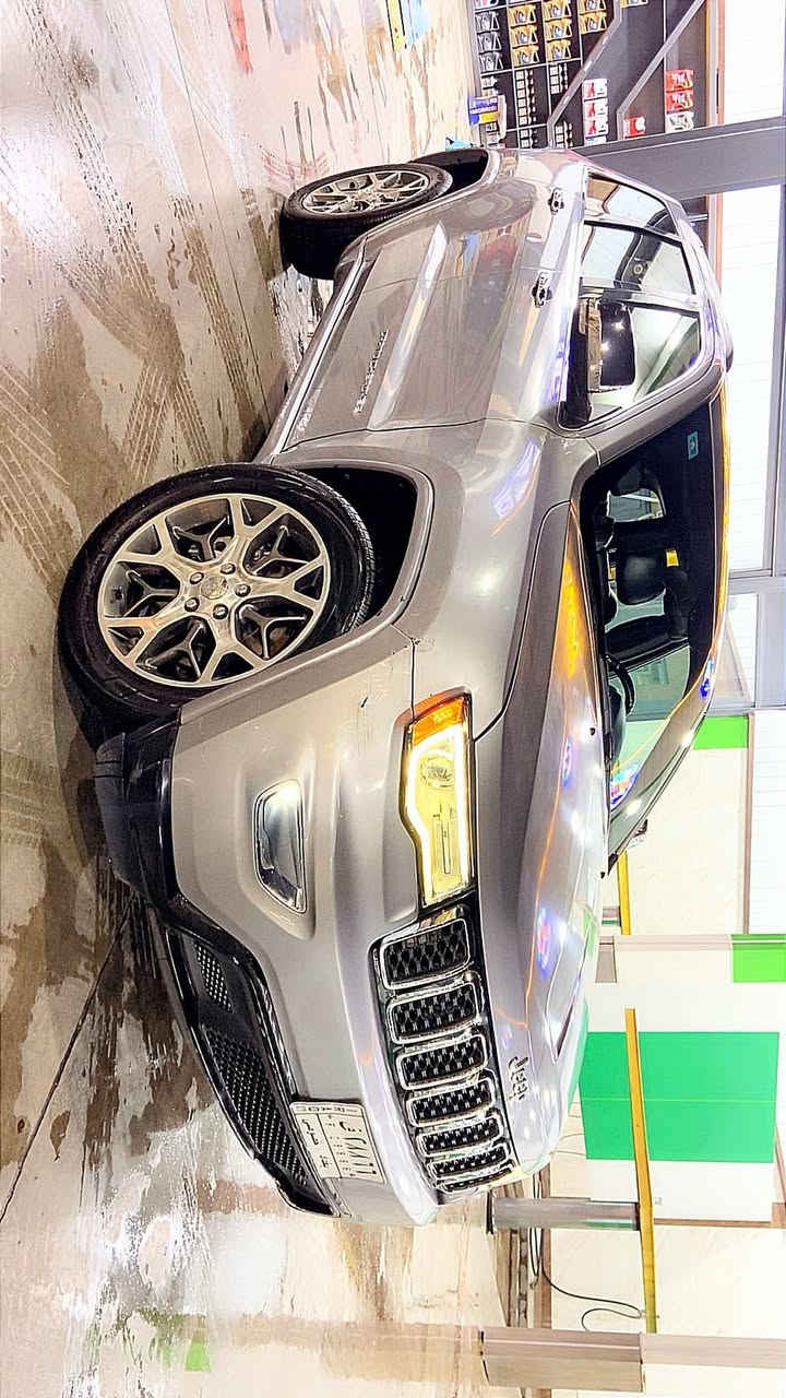 سلام عليكم جيب اوفر لاند موديل 16 مكينه 5700 ممفتوحه ولا الكير مفتوح صور الحادث كدامكم. بدون ايرباك السياره. ماشيه 79 الف السياره فول مواصفات 
1 بنو راما 
2جكات 
3فور ويل 
4كشنات جلد خزن ميموري 
5شاشه جبيره 
توقف ذاتي حساسات فول السياره دمام خلفي  رقم بغداد تحويل مباشر 
السعر 185 
***********
