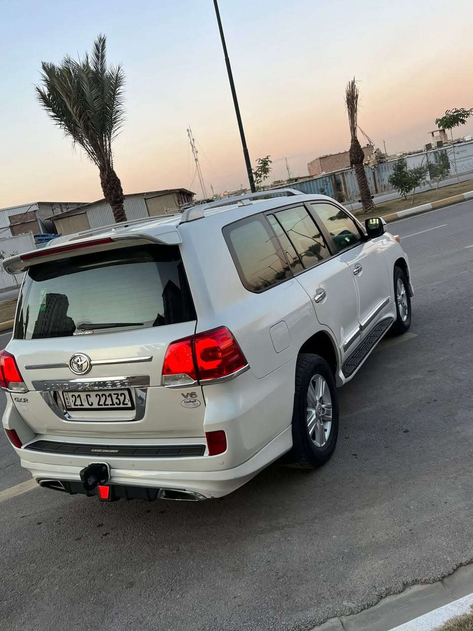 السلام عليكم
للبيع لاندكروز
موديل2015 
بريم بيهة طخة بين البابين ومصبوغات  صفة الصدر 
اللون ابيض
مكينة 6 سلندر
تخم تاير جديد 
ثلاجة
حساسات  خلفي 
فتحة سقف
تحكم ستيرن
نظام ترحيب
ماشية 101
بصمة
السيارة بأ سم عربي
السعر360 وبيه مجال بسيط
مكان السيارة بغداد حي الجهاد
***********
