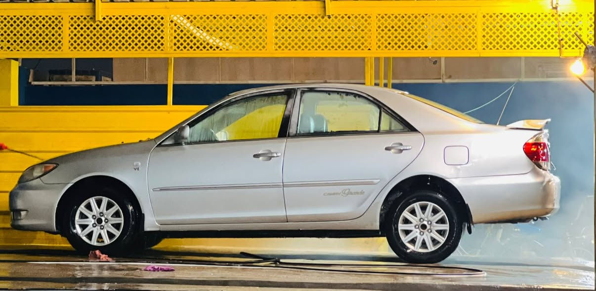 السلام عليكم كامري 2006 
كراند سعود 
V6 3000
رقم سليمانيه 
ساقط بال2024
صاحبها جيراني 
السيارة بلاد على وضع الشركة ما ملعوب بيها 
يعني مو معمرة اكرر بلاد السيارة مابيها صبغ 
السيارة فول مواصفات 1/1 
بيها نقص كماليات خفيفة 
ترايك إلى مكة 🕋 
السيارة جاهزه تبريد ثلج ❄️ 
و تتفئه 
السعر 105 
وبيها مجال
ملاحضة
لاتقارنها بالوارد الأمريكي الي بيه كم قطعة 
أو بالخليجي المصبوغ احزام والشابع معجون 
السيارة على وضع الشركة تمام 
وهذا الرقم ***********
