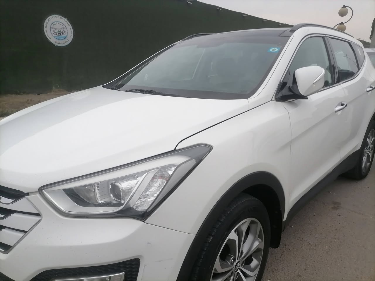 السلام عليكم
سنتافيا وارد خليجي 

موديل ٢٠١٣

تحويل مباشر بأسم المشتري السياره باسمي رقم بغداد 

مواصفات 

واحد على واحد 

1_حجم محرك 6سلندر 

2_تحكم ستيرن

 

3_كامرة خلفية بلادية 

4_ اشارة ترحيب

5-يدات نيكل بلادي

 6- منظومه زنون  

7-لدات امامي

 

8- مري جانبيه شفط  

9-كشنات جلد بلادي

10-أشاره ترحيب باليدات عند الاقتراب 

11_كشنات كهرباء 

12-حساسات امامي وخلفي  

13-انظمه قيادة عدد 4

3قطع تبريد  

15-سبعه راكب 

  

16-بردات  جانبية للجهة الخلفية 

17-بلوتوث 

18- ويل حجم ١٩

19-سياره ماشيه 183 الف كم شرط الفحص  

20_محرك كير كفاله
21-دفع رباعي
22-قيادة ثلاث انضمة 
بعد بيه هواي مواصفات يعني فول الفول
السعر ١٤٩ بيه مجال مكان الحسينية بيه صبغ قطعتين
والجاملخ مفتوح 
فقط شرط السونار 
***********ابوسجاد
