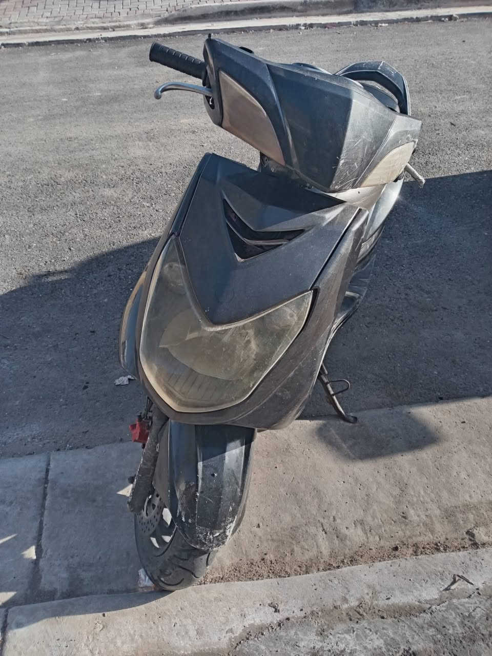 سكنس فحل كابريتر للبيع او مراوس بماكس عدله لو بوليس مكينه بلاديه مجفته جديد قبل يومين وبيها صوت مال فيلس لو زنجيل شغاله سلف وهندر شغاله بس كابريتر شويه تعبان بس نكره كهربائيات كلها شغاله  سعر 300 مكاني الحسينيه مال الراشديه ***********شراي اتصل وتدلل مستعجل عليه
