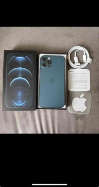 ١٢برو ماكس للبيع بطاريه ٨٠ شرق اوسط ذاكره ٢٥٦  وهذا رقمي 07805823918