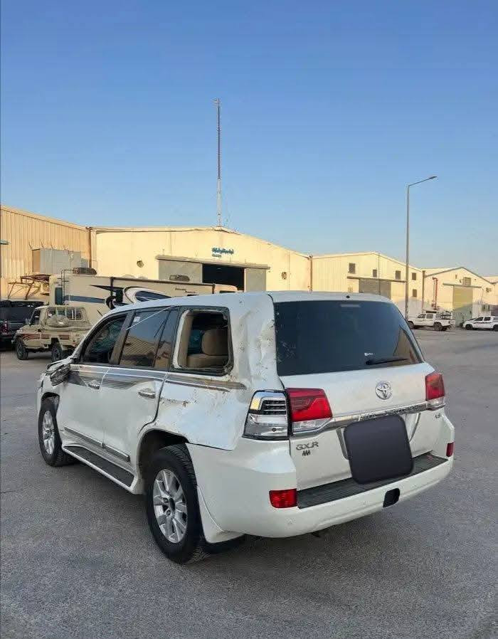 السلام عليكم 🌹🌹
لاندكروز 2016 
فول مواصفات V8
محرك /4600 8V /
 سابقا مكفوله كفاله عامه
ابيع على حادثهة 
السعر ٢٠٥ وبيهة مجال قليل 
جلد 
ثلاجه 
طفايه حريق 
فتحه سقف 
الرقم / اربيل الجديد بأسمي
للاستفسار الاتصال 
***********
 غير متواجد على الفيس
