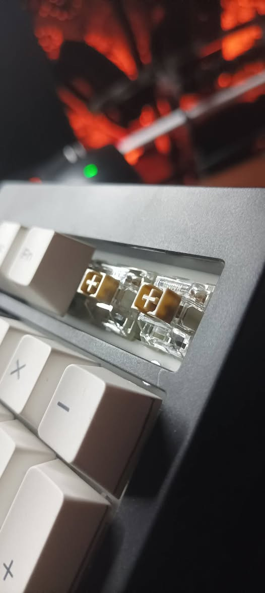 سلام عليكم كيبورت مني 20% ميكانك سويچات بنية صوت طرب اسم كيبورت GMK26جديد تفاصيلة واضحة وفي صورة 
يوجد توصيل 
سعر 25الف 
توصيل جميع محافظات 6الف دينار


**إذا كنت صاحب هذا الإعلان وتريد حذفه لأي سبب، رجاءا أرسل رسالة إلى الدعم الفني**