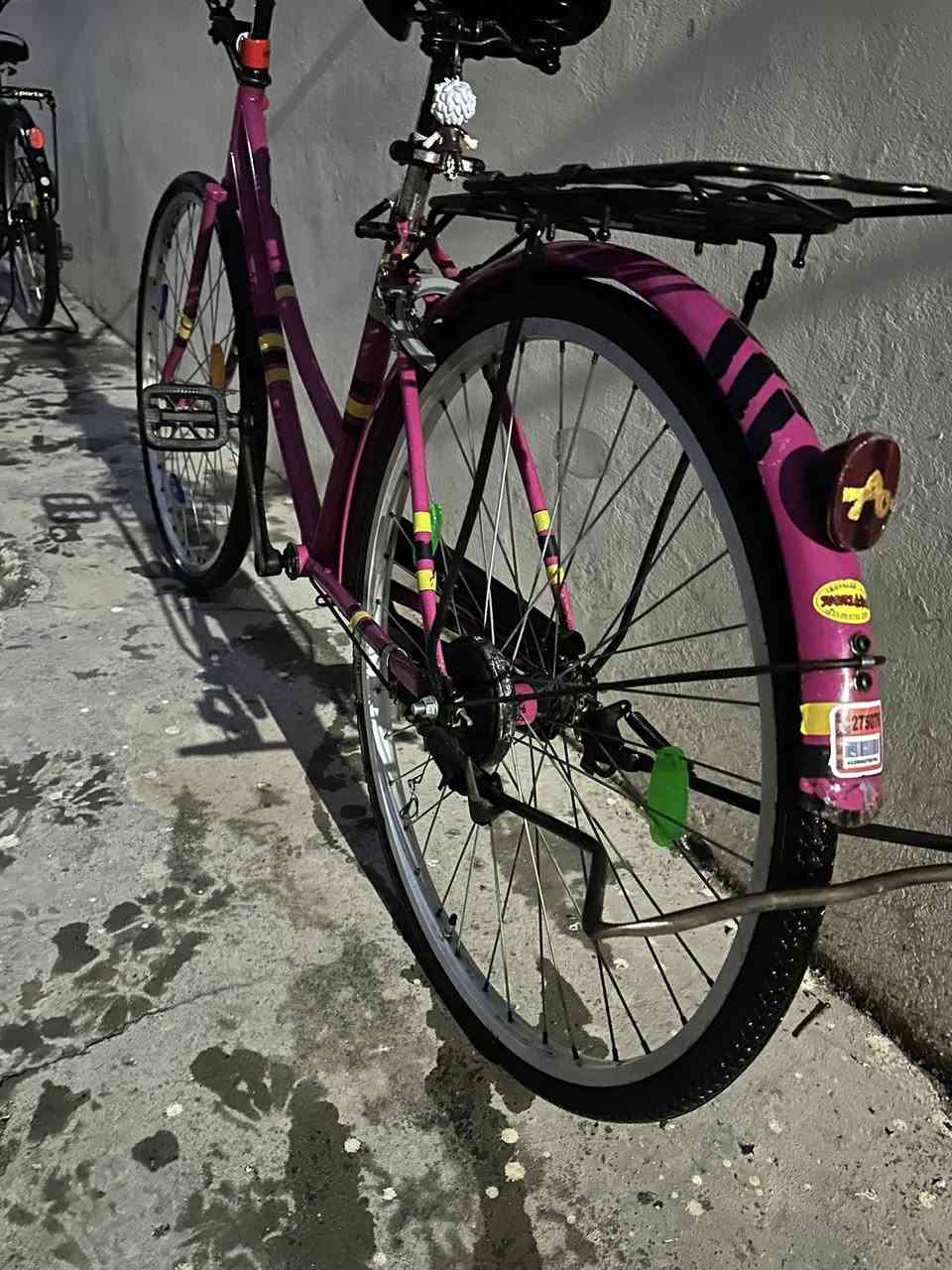 سلام عليكم بايزكل عبدالحليم فول نضافه حجم 26صطاب وره موجود ماعده صطاب كداوم من اخذتو ماكو تايرات جديد ويل جديد شرط بدون صبغ بدون قص شرط الي يحب يجي خاص او رقم مبايل ***********
