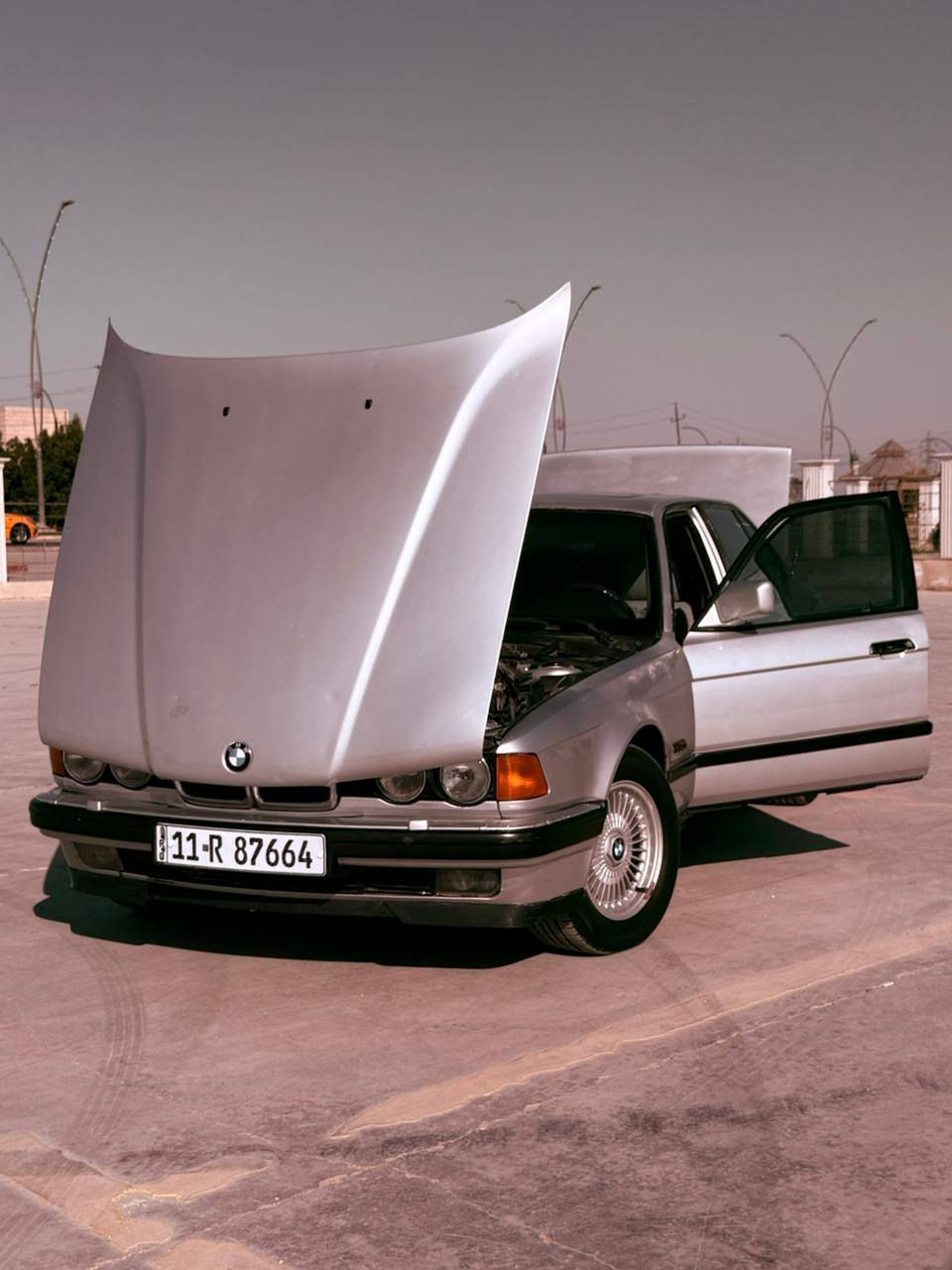 واسط الكوت كفاءات 
السلام عليكم 

BMW 730i 

8 سلندر اصل 

موديل 93 اصل 

رقم بغداد إنكليزي الجديد 

تخم تاير اويل شعاع بلاد 

فتحه شغاله 

كهربائيات كله بلاد بدون جطل 

السيارة بلاديه بدون صبغ شرط 

غرفه كهرباء بلاد 

سيارة جديده ع البلاد مملعوب بيها 

حداديه خلفي امامي جديد 

السيارة كل نقص مابيها 

مكان السيارة بالكوت 

السعر 73 وبيها مجال 

***********
