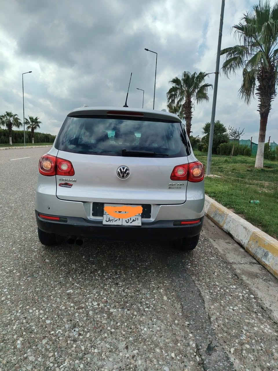 السلام عليكم للبيع والمراوس باسات فول مواصفات محرك وكير شرط نظام حساس 10حول السياره كشنات حراري تبريد مركزي قطعتين اوتو هيند بريك مكينه  4سلندر. سقف بانوراما كلها شغاله وظع الشركه صبغ نص باب فقط باتري وتايرات جديد كامره خلفي شاشه نظام سماعت ديجي ليت زينون بلاد متحرك تحكم ستيرن.  بيها بطاقه بانزين شرط تحويل والغرامات مكاني كركوك بيع ومراوس ***********
