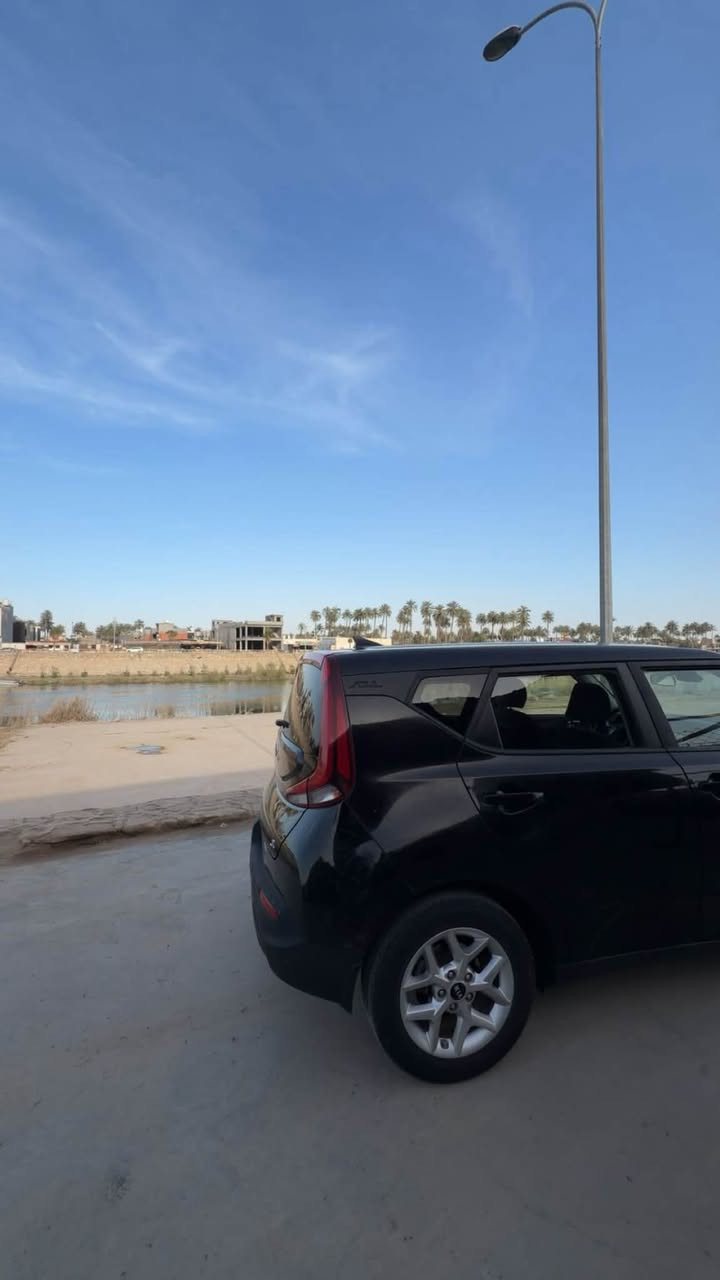 سلام عليكم
سول موديل 21 للبيع بيع مستعجل بيه 3 قطع ( باب السايق وجاملغ السايق والبنيد) ورصعات بسيطه مال نقل وارد امريكي موصفات s نص   محرك 2000 دوش مكفول هوه والكير شرط الفحص مواصفات 110 $ وبيه مجال بسيط  رقم ديالى ممشاه 66 الف كيلو

    عنوان ديالى بعقوبة الجديده رقم وتساب ***********.A  .20.35339
