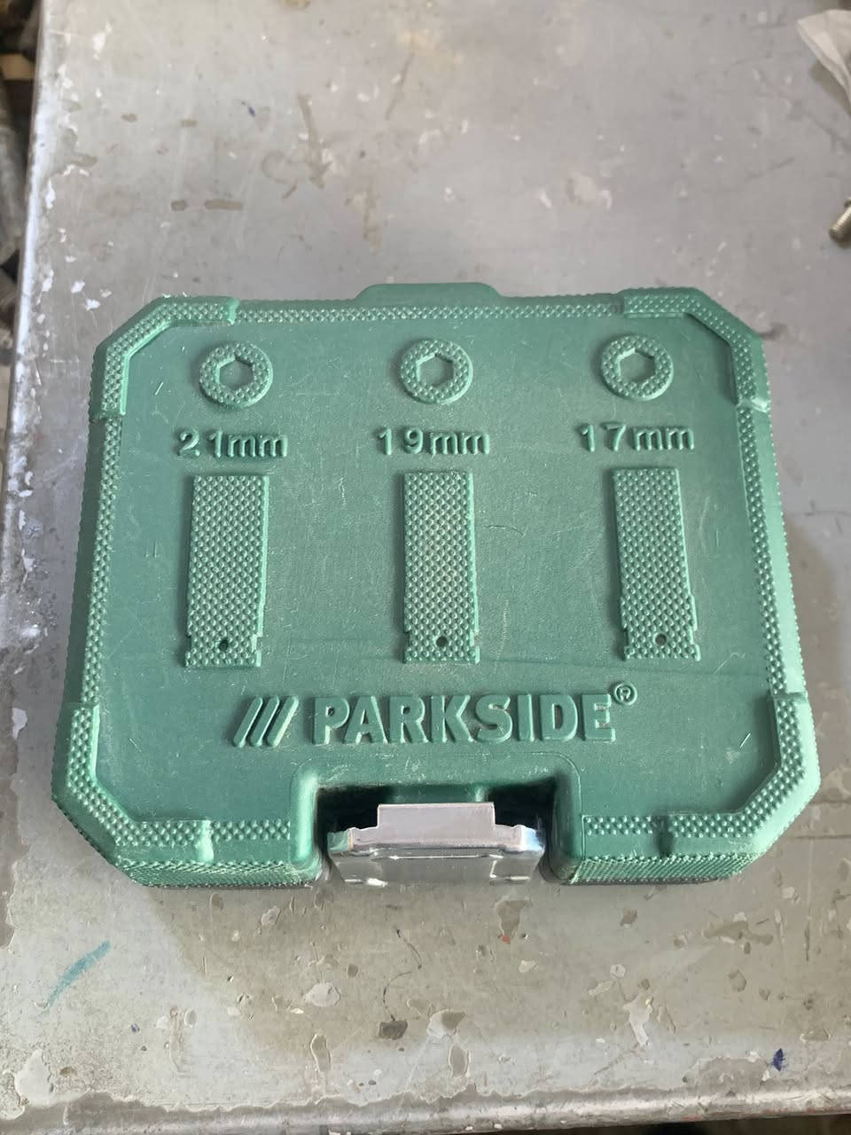 سيت لقم فتح ويل كب سياره 
الحجام الستندر 17'19'22 
ماركه باركسايد الالماني 
سعره السيت بـ25 الف 
يوجد خدمة توصيل.للحجز راسل الصفحه او اتصل ‭
‭0772 571 1687‬
