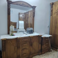غرفه نوم • نضيفه • ميز مرايه