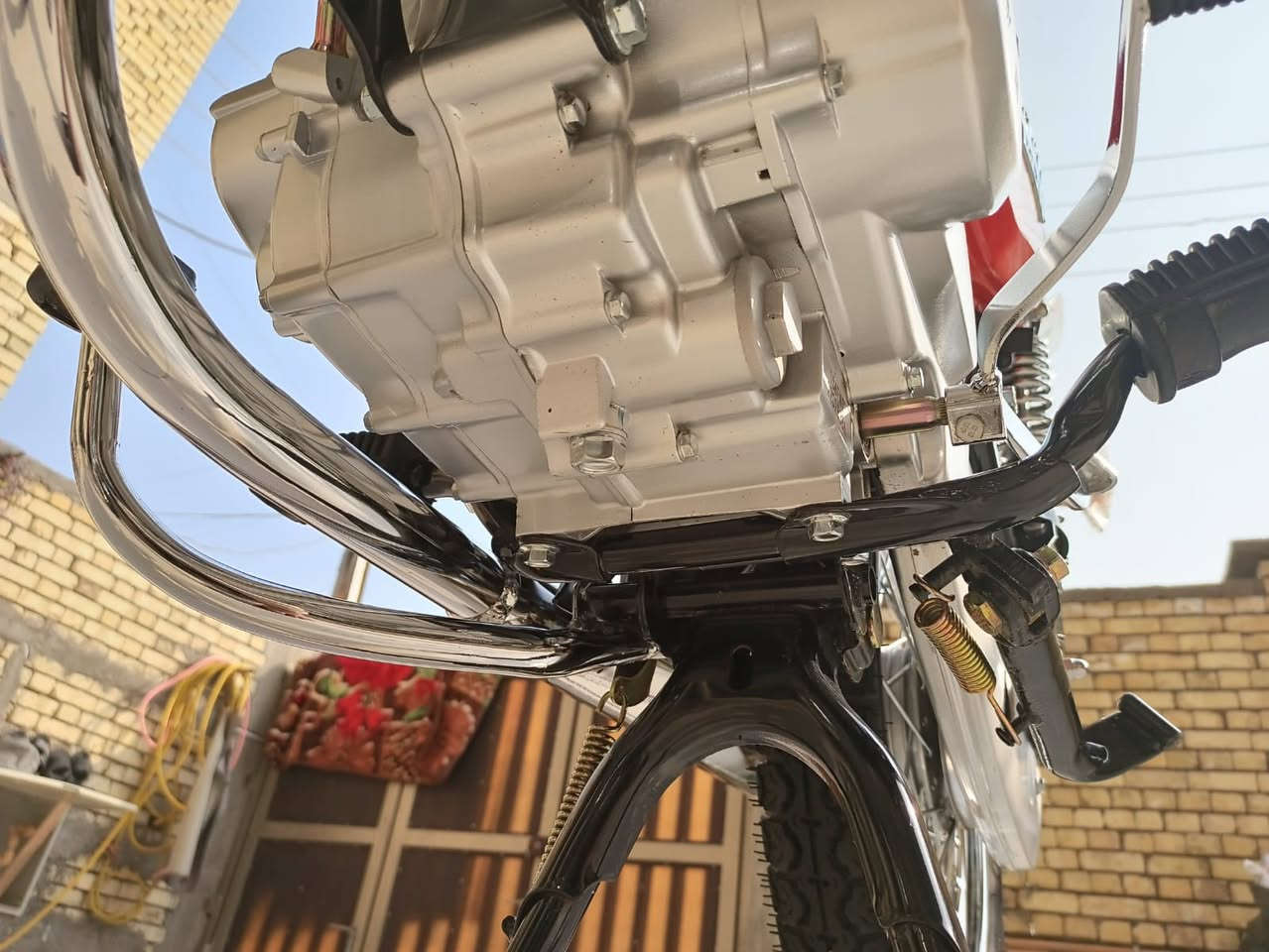 السلام عليكم شباب دراجه موديل25 دراجه بعده  زيرو اسكنر حته ماطالع بيه اروح بيه للدرس وارجع الشراي يتلصل او يراسلني واني خادم السعر 950 بيه مجال $***********
